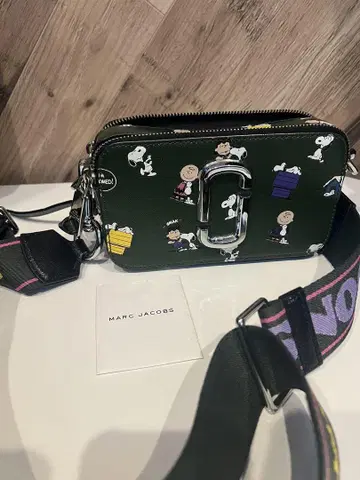 마크제이콥스 스누피 숄더백 스냅샷