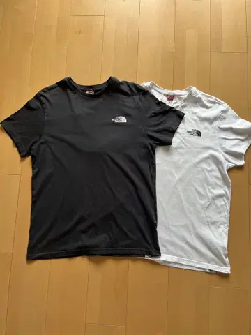 THE NORTH FACE 티셔츠 블랙 화이트 2장 세트