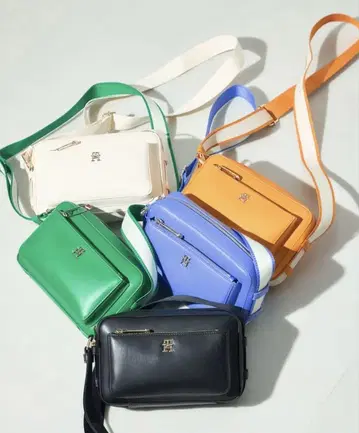 TOMMY HILFIGER 타미힐피거 아이코닉 타미 카메라백