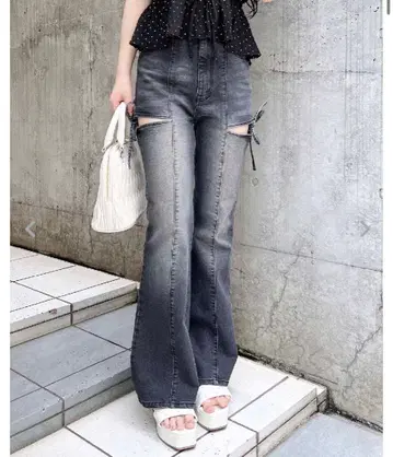 INGNI 사이드 리본 컷 아웃 플레어 데님 팬츠 그레이