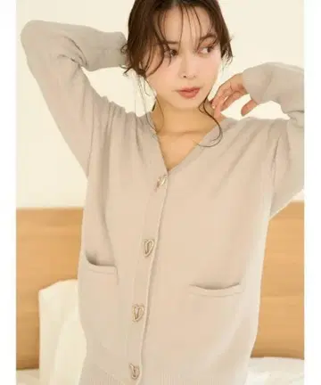스나이델 홈 크리미 터치 하트 버튼 가디건