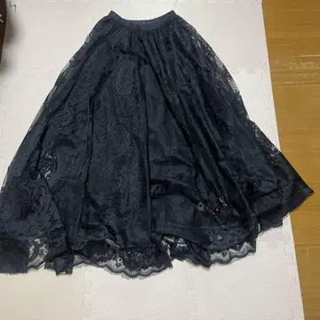 JUNOAH 블랙 레이스 플레어 스커트