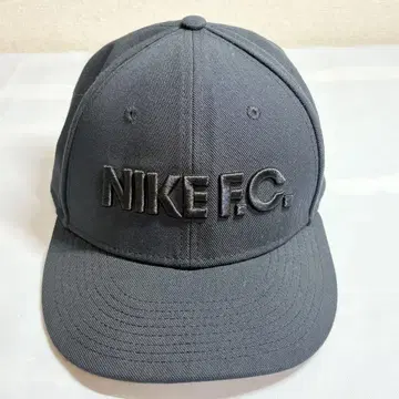 NIKE TRUE NIKE F.C. 캡 올 블랙 프리 사이즈