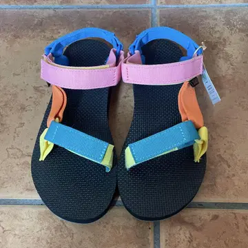 Teva 컬러풀 스포츠 샌들