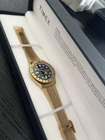 TIMEX 골드 메쉬 밴딩 시계