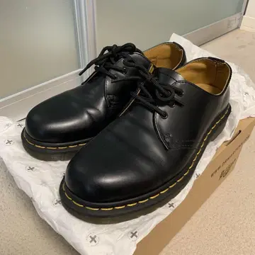 닥터마틴 3홀 UK5(약 24cm)