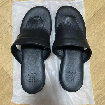블랙 가죽 플립플랍