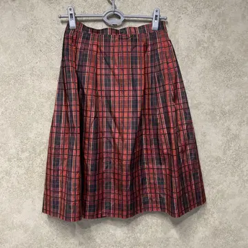 빨간색과 검은색 체크 무늬 플레어 스커트 무릎 기장 빈티지 11