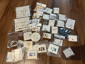 새상품 귀걸이 대량 100페어 이상(일부 반지, 귀찌)
