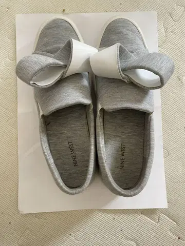 NINE WEST 리본 포함 슬립온 EU 40 사이즈