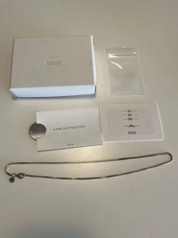 ERA. TWINKL NECKLACE 2.0 숏