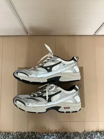 Mizuno MXR OG "화이트/블랙/실버"