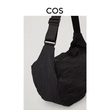 코스 하프 문 백 숄더백