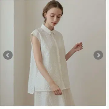 안미누 도트 레이스 블라우스