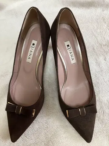 새상품급 Diana 브라운 리본 펌프스 24cm