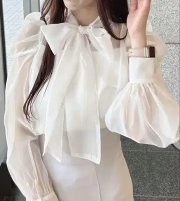 머큐리 듀오 파워 숄 리본 블라우스 2way 화이트