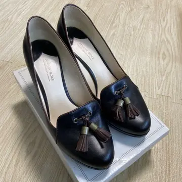 태슬이 달린 블랙 하이 힐 24cm