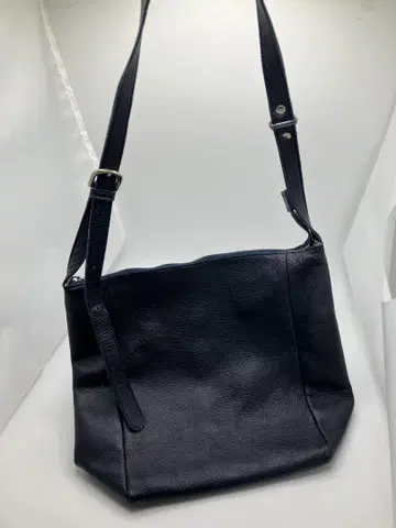 네이비 가죽 숄더 사선 가케 백
