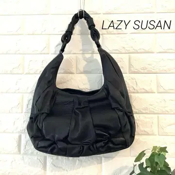 LAZY SUSAN 블랙 가죽 백