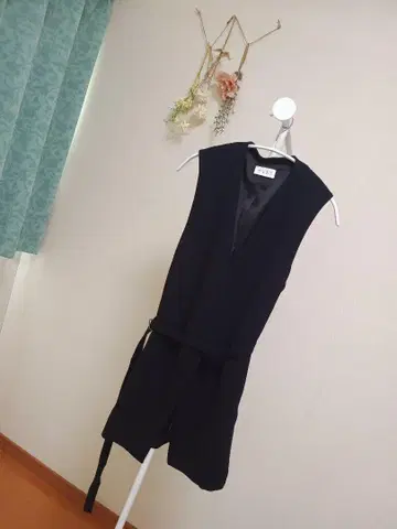 플라스테 PLST M 블랙 슬리브리스 베스트 허리 벨트 블랙