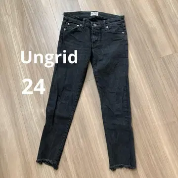 Ungrid 블랙 스트레이트 데님 24 프린지 밑단