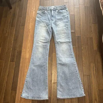 기쿠치 교코 kk closet 플레어 데님 라이트 블루 사이즈 S