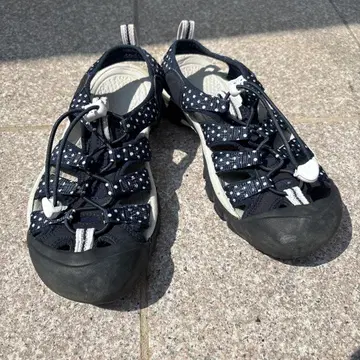 KEEN 스포츠 샌들 네이비 24cm
