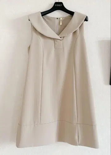 FOXEY NEW YORK 폭시 옷깃 슬리브리스 원피스 38