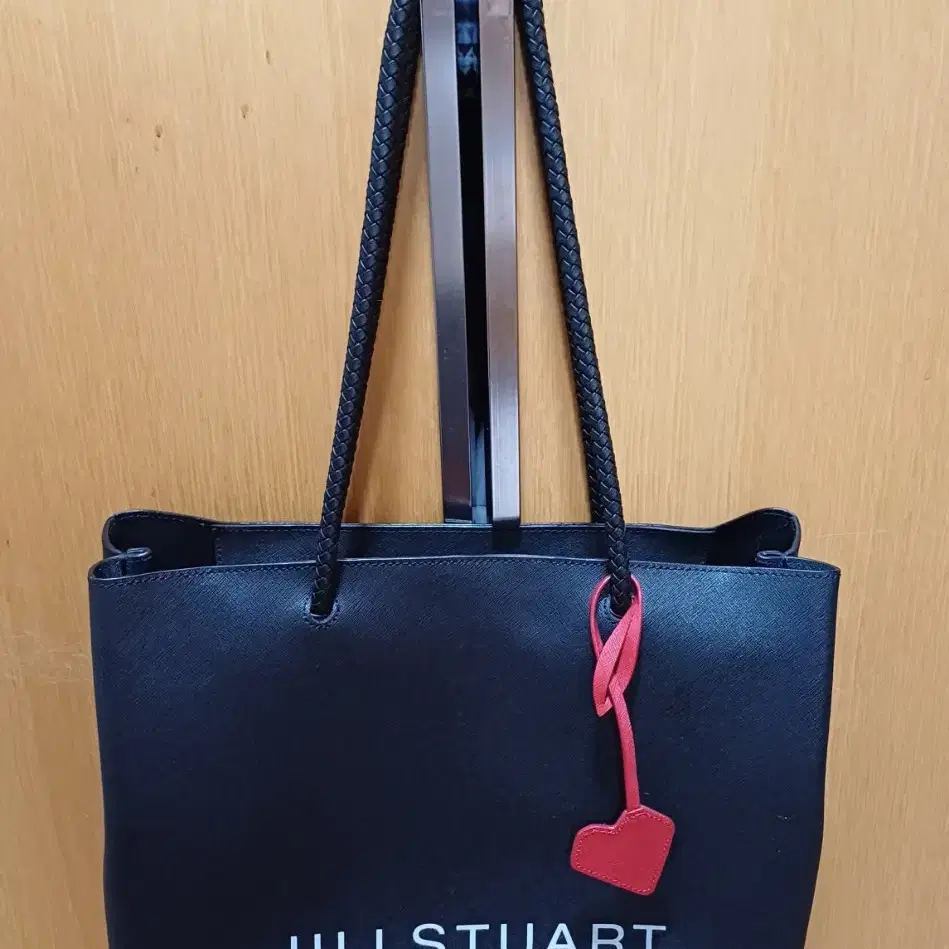 [JILL BY JILLSTUART]Small Baguette Shoulder Bag★人気★ 新作【JILLSTUART】Small Baguette Shoulder Bag 2色