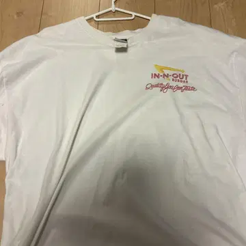 백 프린트 티셔츠