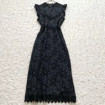 자라 [M] 대비 기퓌르 레이스가 달린 펜슬 원피스 꽃무늬 레이스