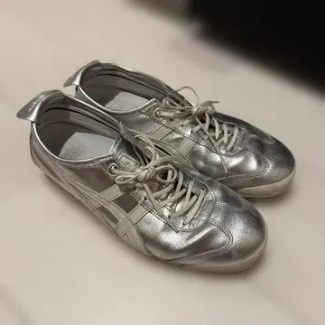 오니츠카타이거 MEXICO66 실버 24.0cm