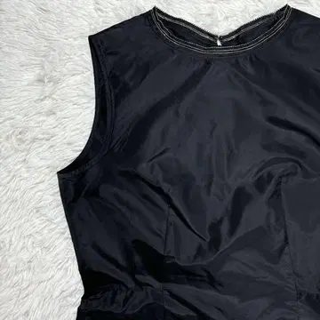 Gabardine K.T 블랙 슬리브리스 원피스 실크 100%