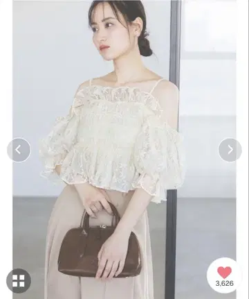 SNIDEL Sustainable 개더 오프숄더 블라우스