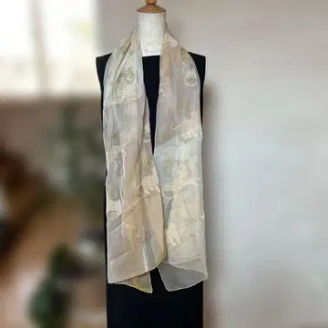 가격 인하, 페라가모, 바삭바삭한 쉬폰 스카프, 미사용 박스형.