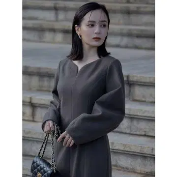 울 블렌드 코쿤 원피스 카키 M 사이즈