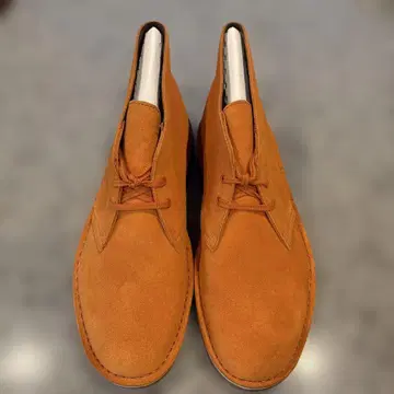 Clarks 처카 부츠 오렌지 스웨이드 신발