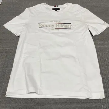 Tommy Hilfiger 화이트 티셔츠 M