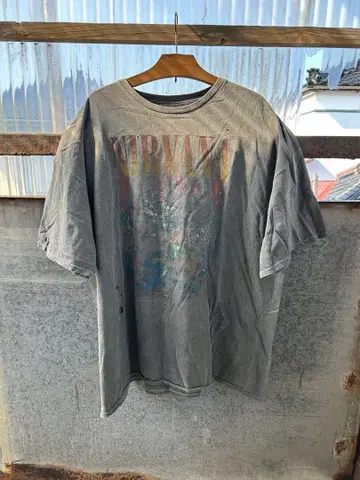 NIRVANA 블랙 페이드 티셔츠 OS