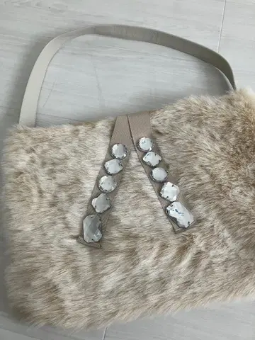 ECODECO 유나이티드 애로우즈 퍼 숄더백 베이지