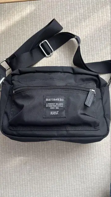 마리메코 블랙 숄더백
