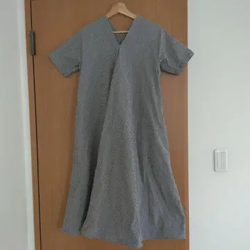 체크 무늬 V넥 랩 원피스 반팔