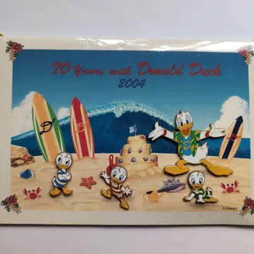도널드 덕 70주년 핀 배지 2004