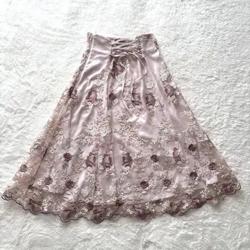 tocco closet 백 레이스업 플라워 자수 플레어 스커트 핑크