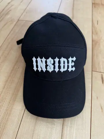 HYDE INSIDE 자수 캡 블랙