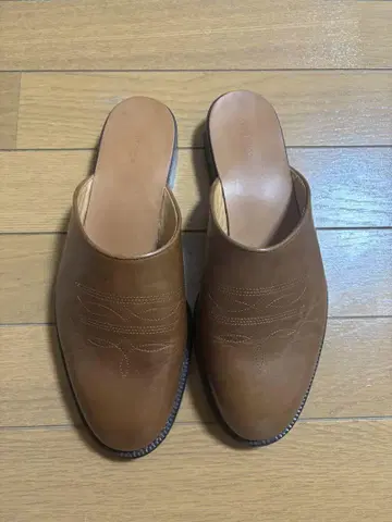 Hender Scheme cheak 4 브라운 핸더 스킴