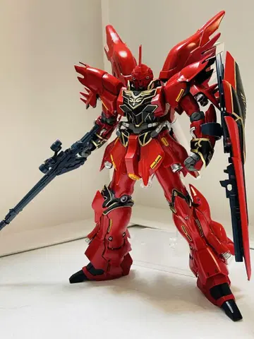 HGUC 시난주 페인팅 완성품