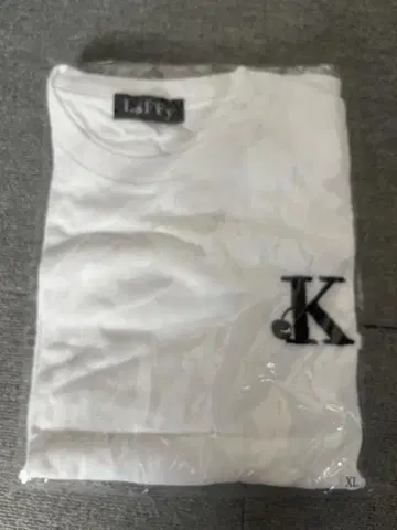 LiFFy 오코사마프레토. 카스민 롱 T