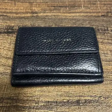 마크제이콥스 블랙 가죽 3단 폴더형 지갑