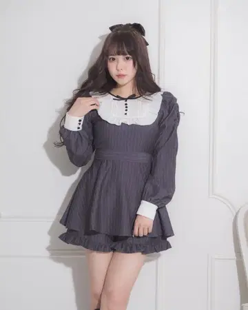 pium 스퀘어 도리 프릴 셋업 그레이